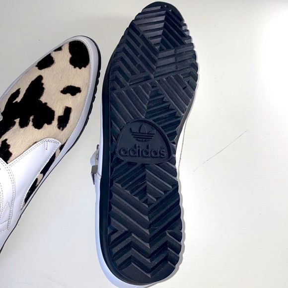 Adidas and Jeremy Scott. You can’t find these anymore. 10.5 Men. - Picture 2 of 5